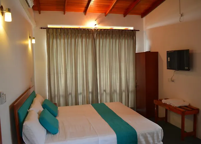 West Inn Colombo